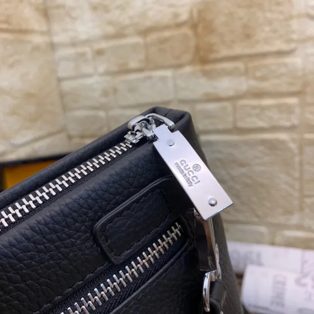 Gucci GG Marmont कालो दानेदार चामड़ा लिफाफा क्लच 3