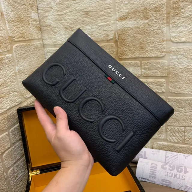 Gucci GG Marmont कालो दानेदार चामड़ा लिफाफा क्लच 7