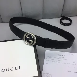 Gucci GG Marmont काली टेक्स्चर्ड चमड़े की बेल्ट