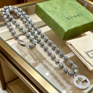Gucci GG Marmont Collier Chaîne Cristaux Incrustés G Entrelacé