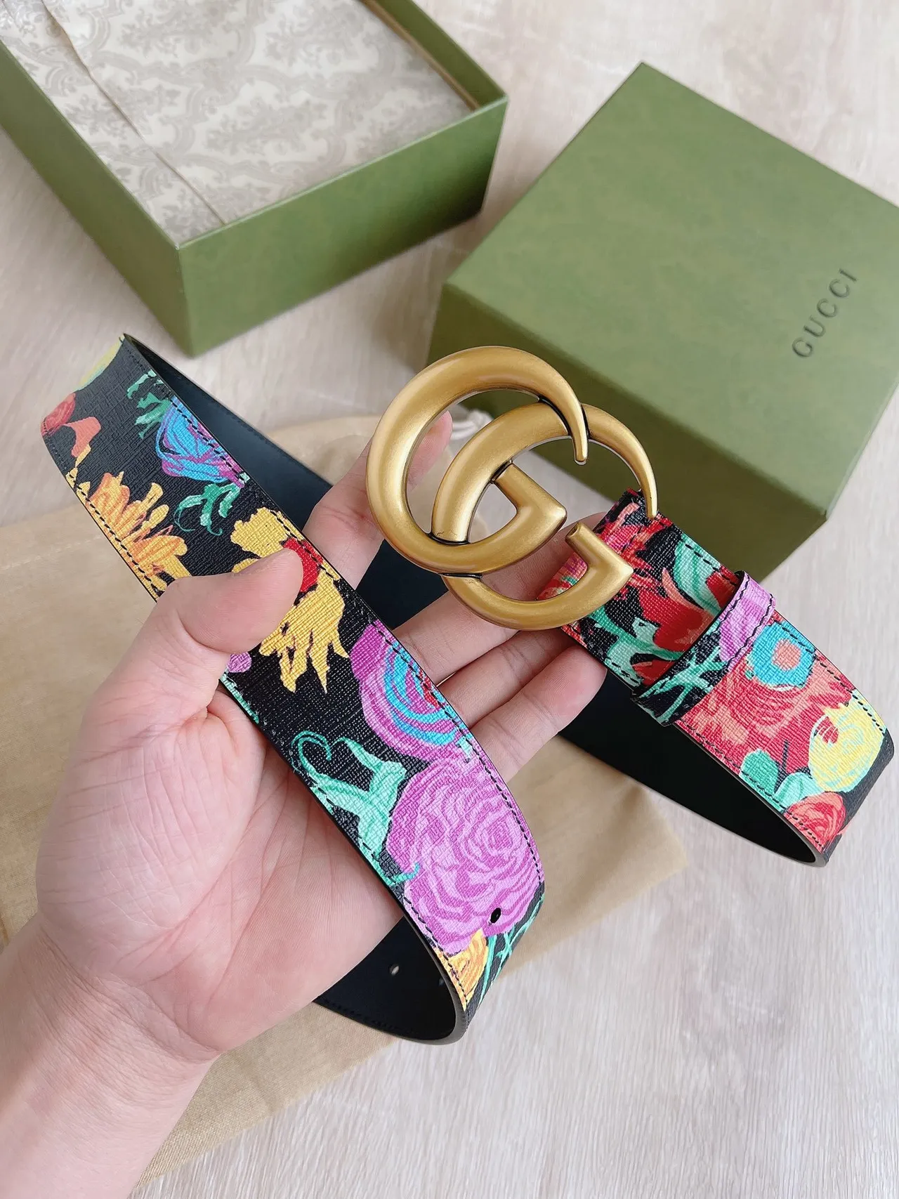 Gucci GG Marmont ceinture en cuir noir à imprimé floral 2