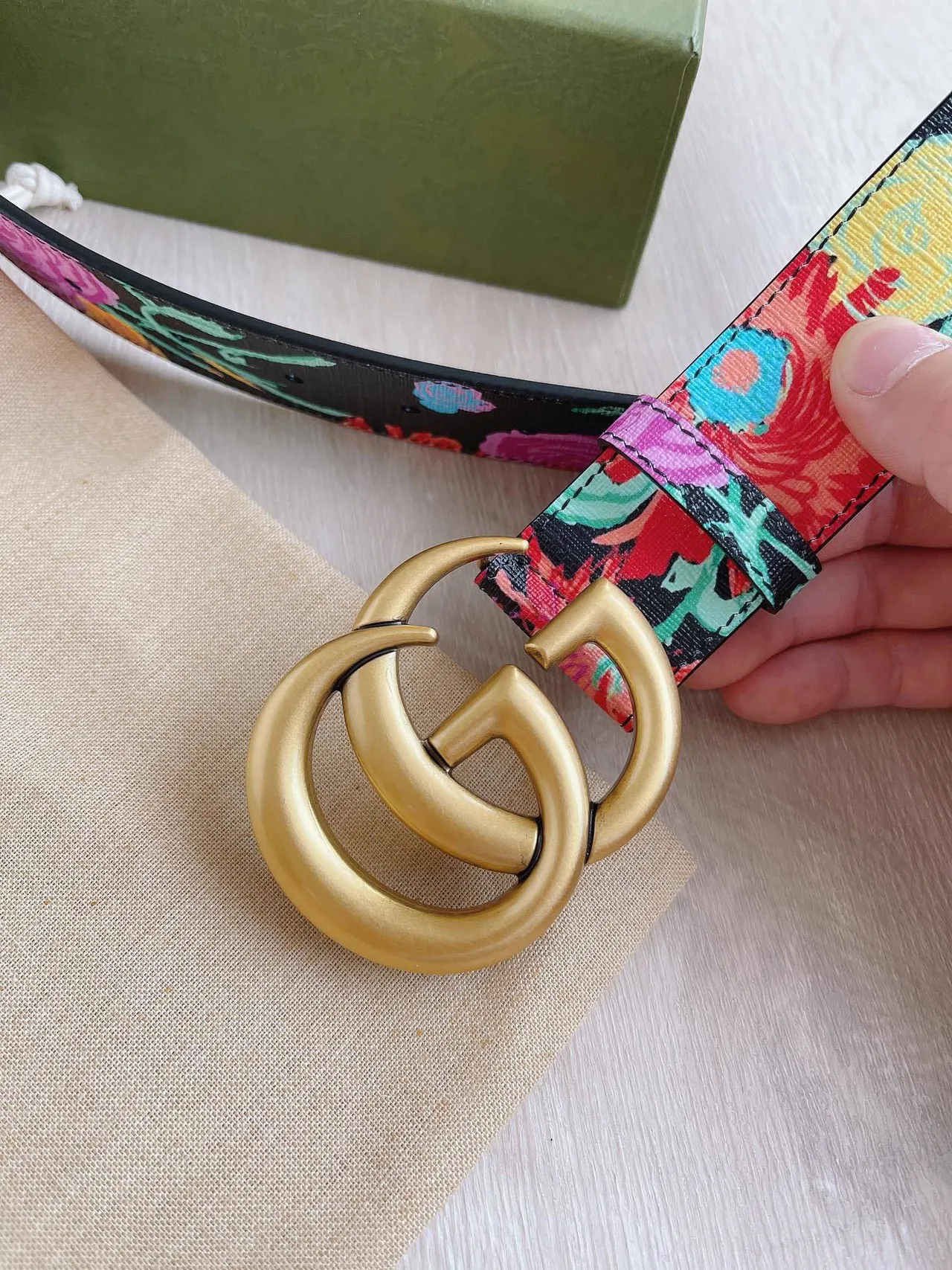 Gucci GG Marmont ceinture en cuir noir à imprimé floral 3