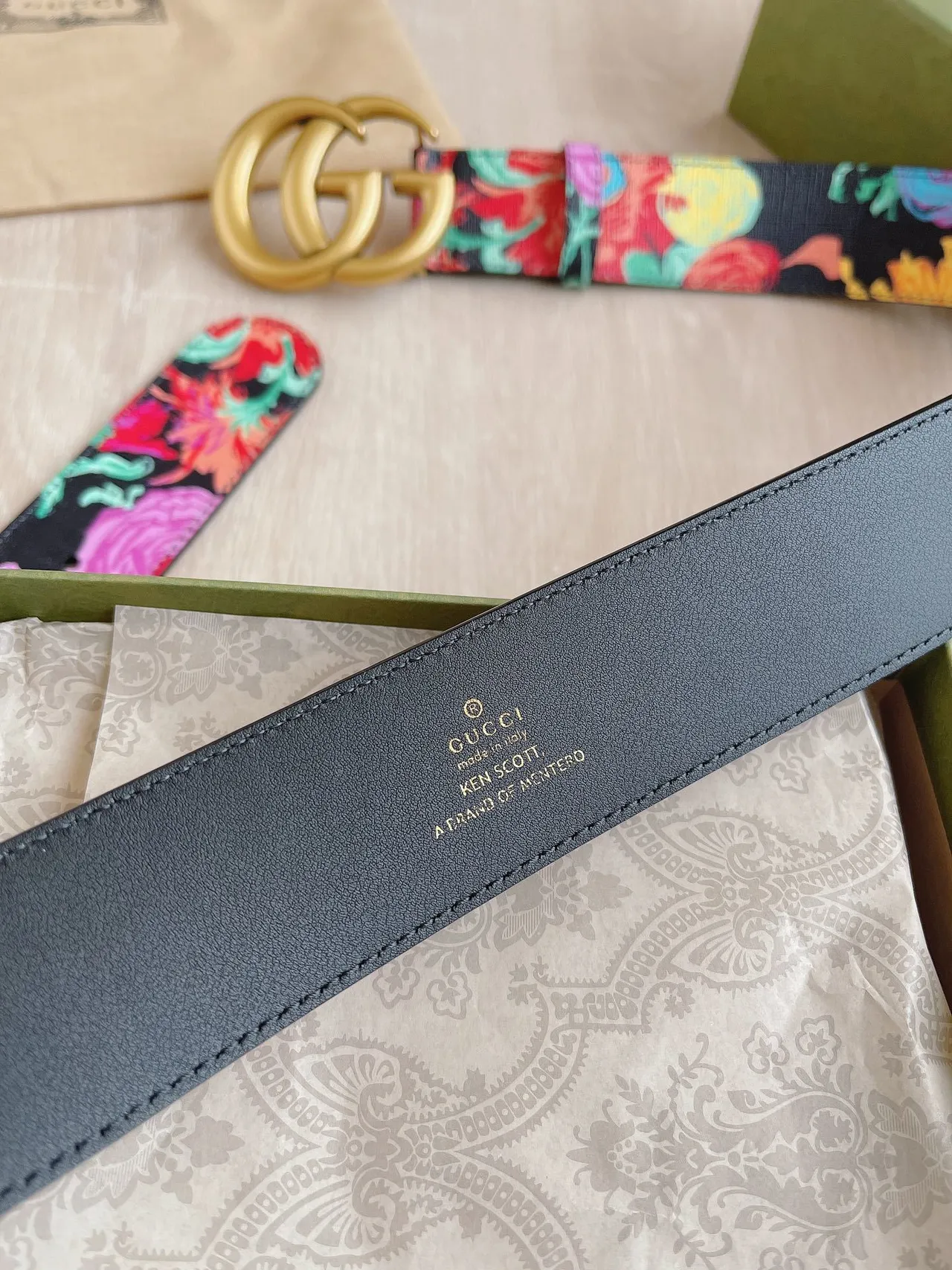 Gucci GG Marmont ceinture en cuir noir à imprimé floral 5