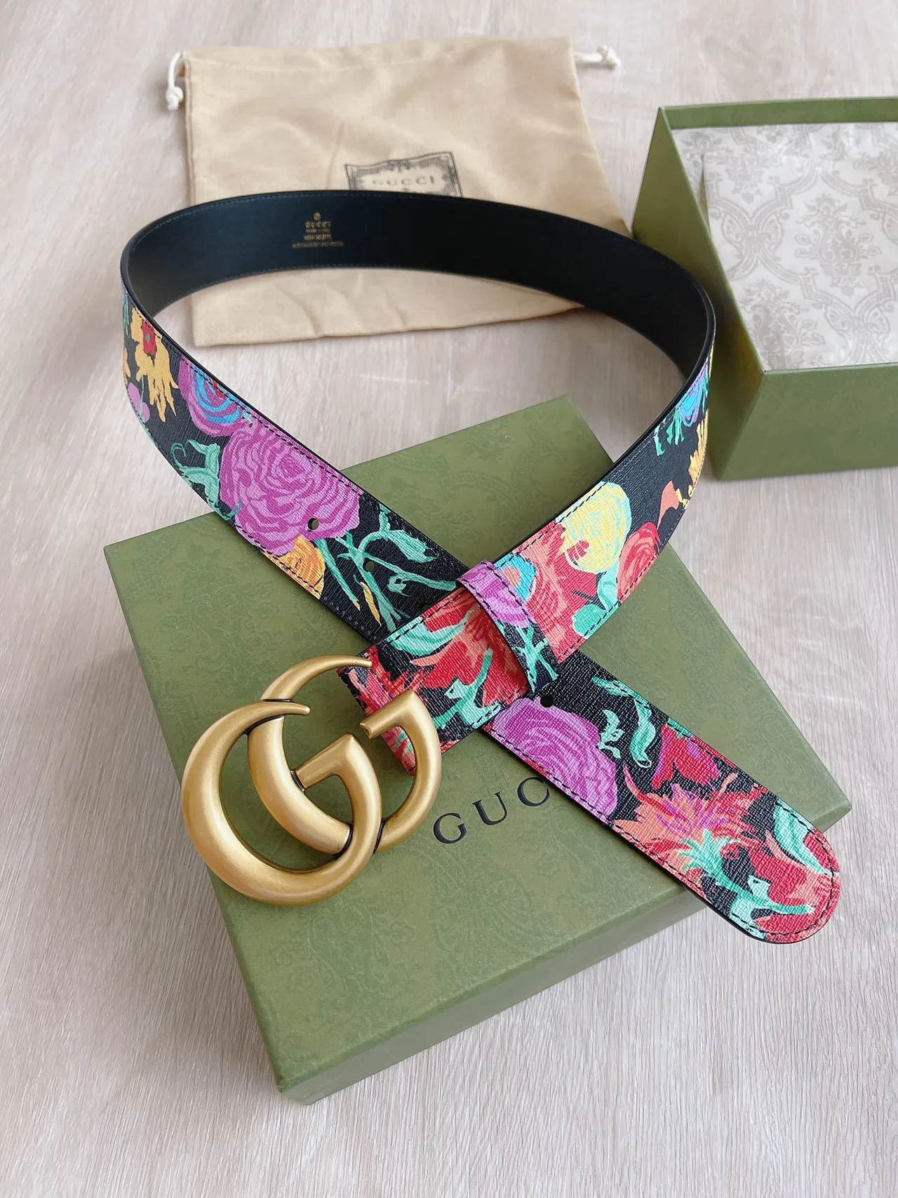 Gucci GG Marmont ceinture en cuir noir à imprimé floral 6