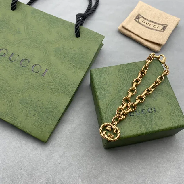 Gucci GG Marmont Pulseira de Corrente de Elos Trançados de Ouro com Pingente Interlocking G 4