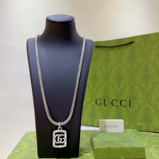 Gucci GG Marmont Interlocking Double G পেন্ডেন্ট নেকলেস
