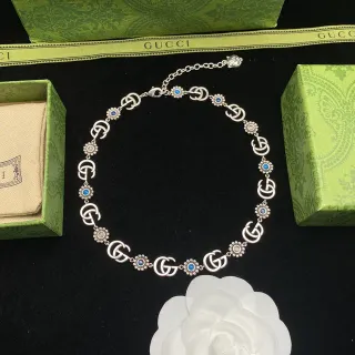 Gucci GG Marmont Interlocking G এবং ফুলের নকশা হার