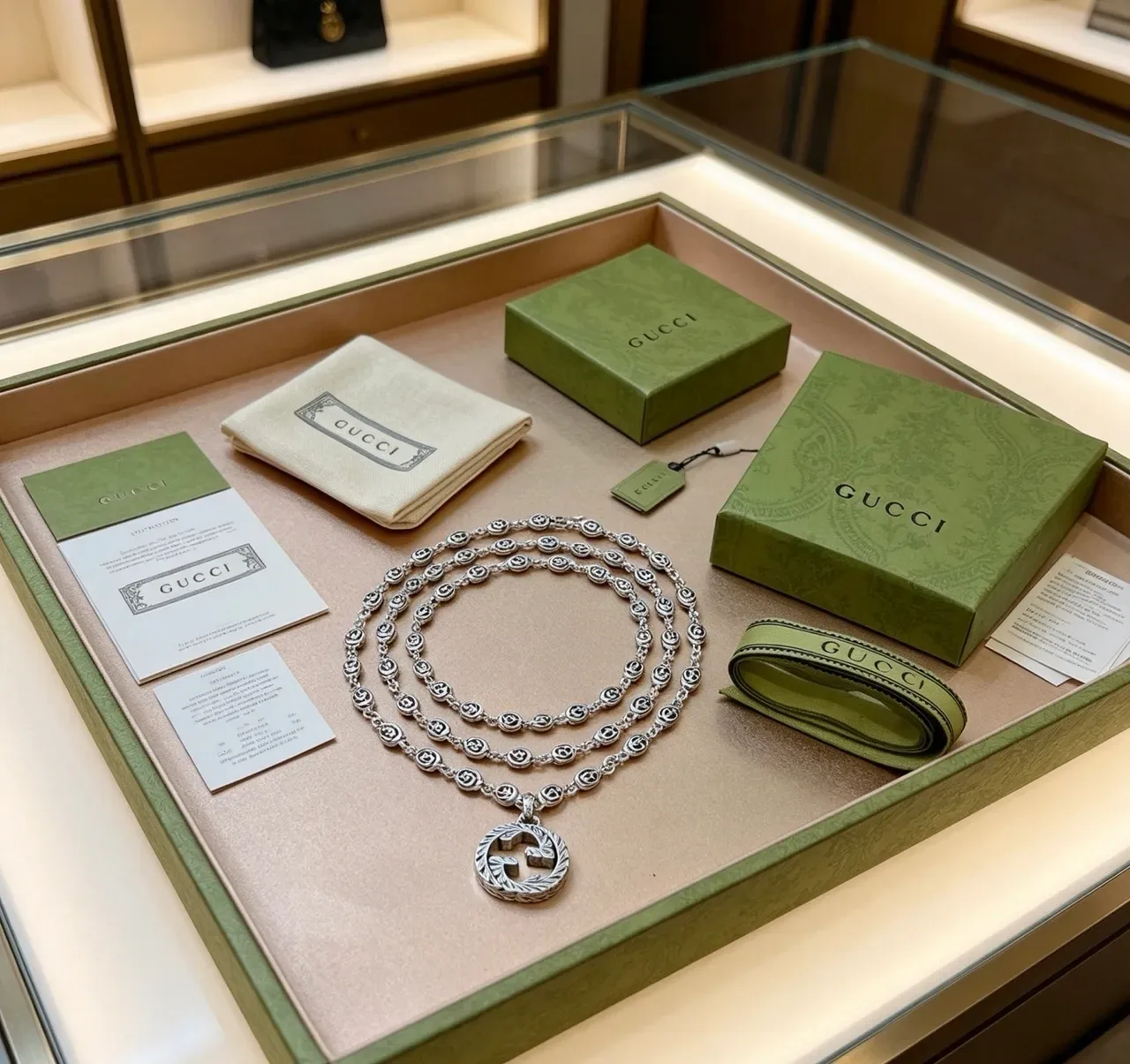 Gucci GG Marmont Interlocking G Laurel Wreath Necklace 7