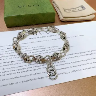 Gucci GG Marmont Interlocking G Octagonal Charm Pulsera
