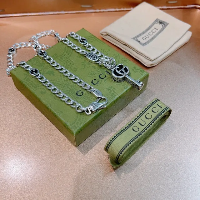 Gucci GG Marmont Pendentif Clé Chaîne Argentée Collier 3