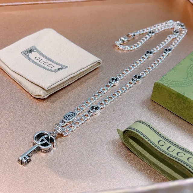 Gucci GG Marmont Pendentif Clé Chaîne Argentée Collier 4