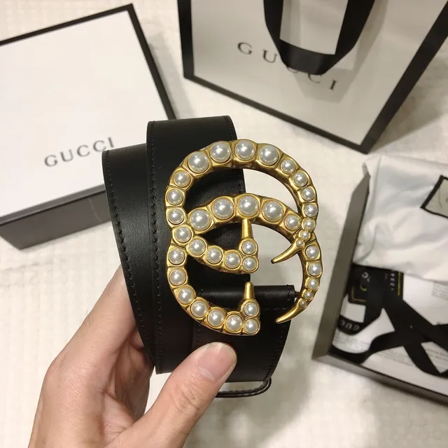 Gucci GG Marmont Ceinture en cuir noir ornée de perles dorées 3