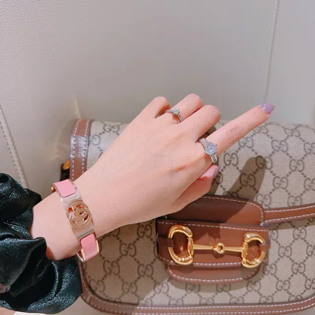 Gucci GG Marmont سوارة إنامل وردي ذهبي الدرجة صلبة 2