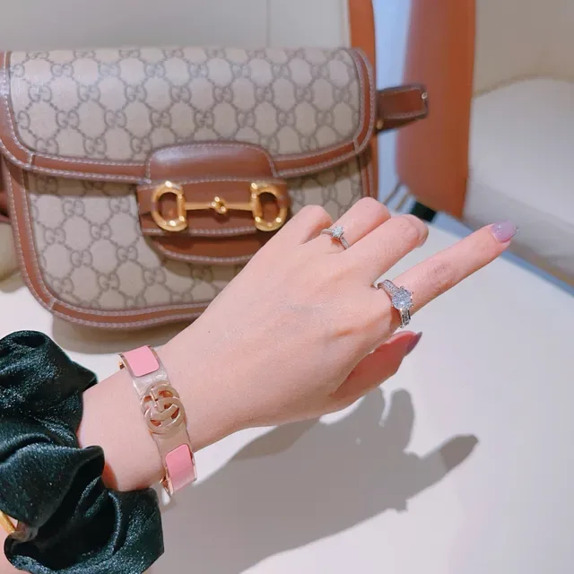 Gucci GG Marmont سوارة إنامل وردي ذهبي الدرجة صلبة 8