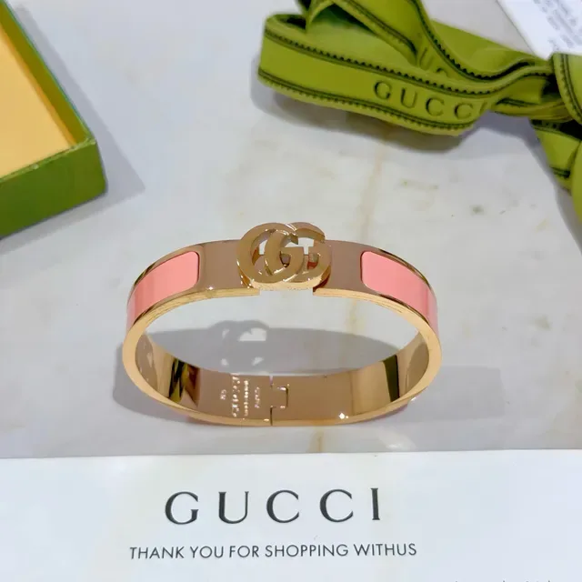 Gucci GG Marmont سوارة إنامل وردي ذهبي الدرجة صلبة 9