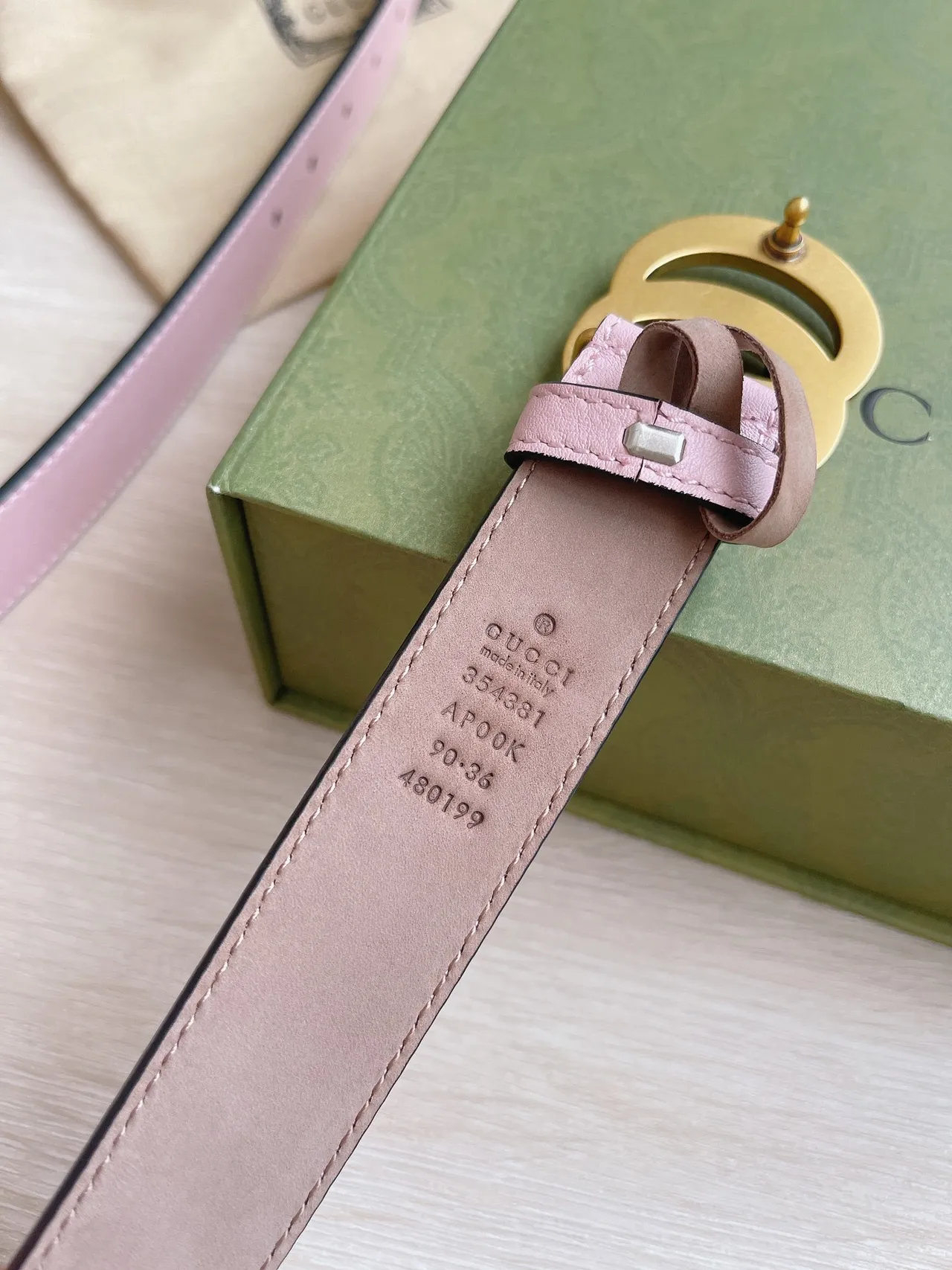 حزام جلد Gucci GG Marmont ناعم باستيل ذهبي وردي Interlocking Double G 3