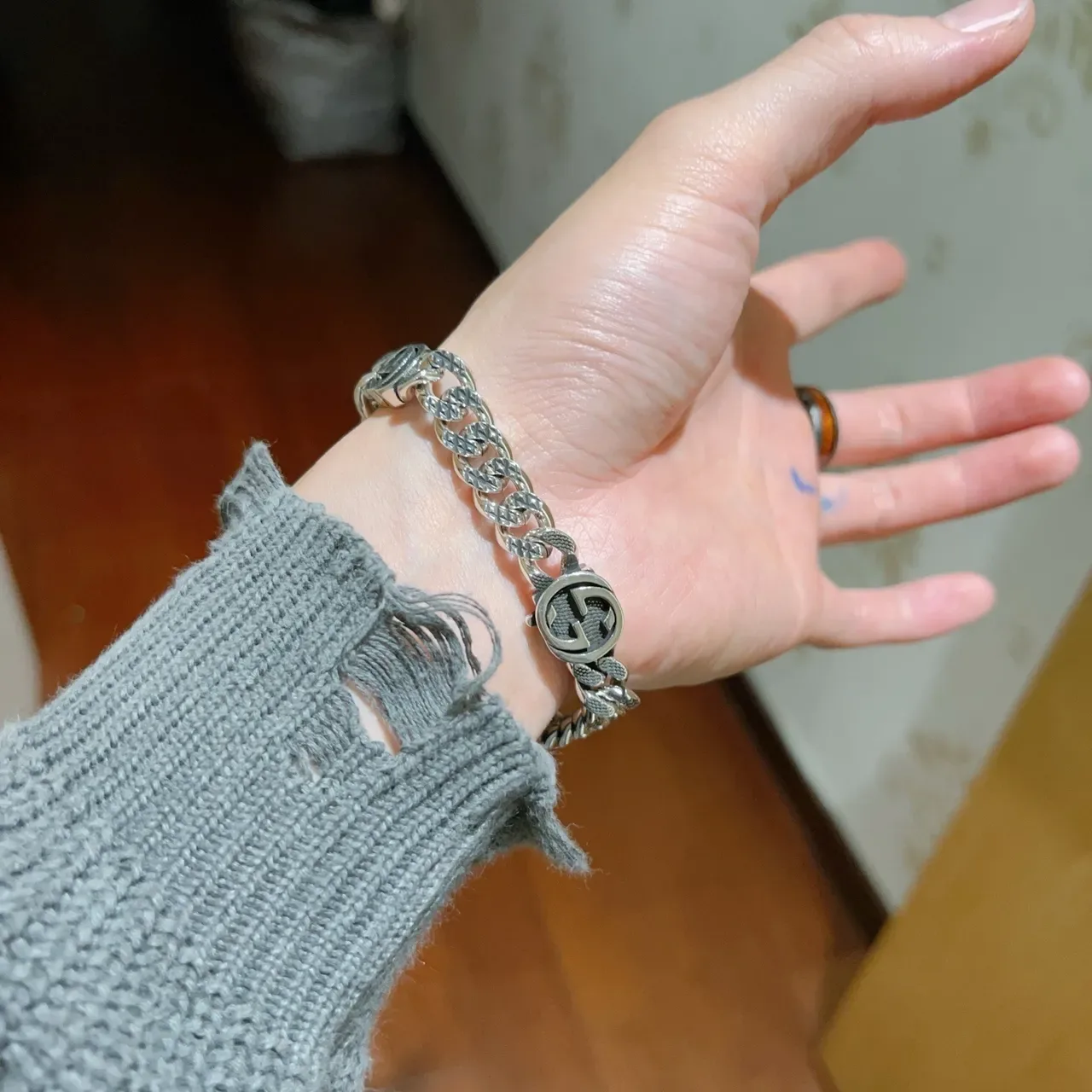 Gucci GG Marmont Argent Noir Chaîne Curb Épaissie Médaillons G Entrelacés Bracelet 7