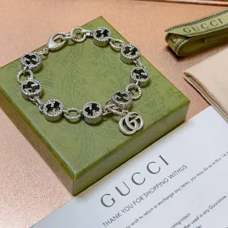 Gucci GG Marmont فضي أسود Interlocking G-Link تفاصيل حافة الحبل سوار