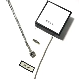 Gucci GG মারমন্ট রূপালি কালো বর্গাকার পেন্ড্যান্ট ইন্টারলকিং G মোটিফ নেকলেস