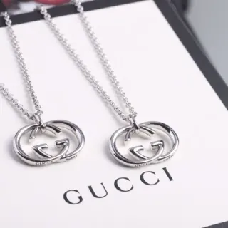 Gucci GG Marmont রুপো Interlocking ডাবল জি পেন্ড্যান্ট পালিশ ফিনিশ হার