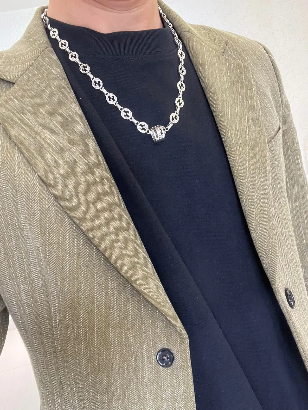 Gucci GG Marmont Silver Interlocking G Motif Oxidized Finish Necklace 8