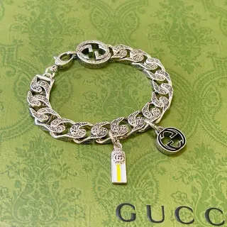 Gucci GG Marmont فضي أصفر مزخرف منحوت سلسلة كيرب لينك أنماط G متشابكة سوار