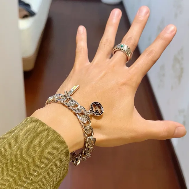 Gucci GG Marmont فضي أصفر مزخرف منحوت سلسلة كيرب لينك أنماط G متشابكة سوار 8