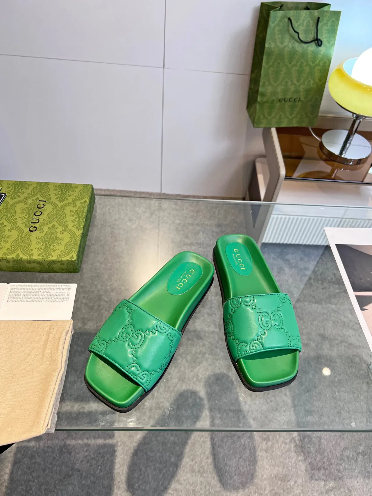 Gucci GG Motif 绿色皮革拖鞋 5