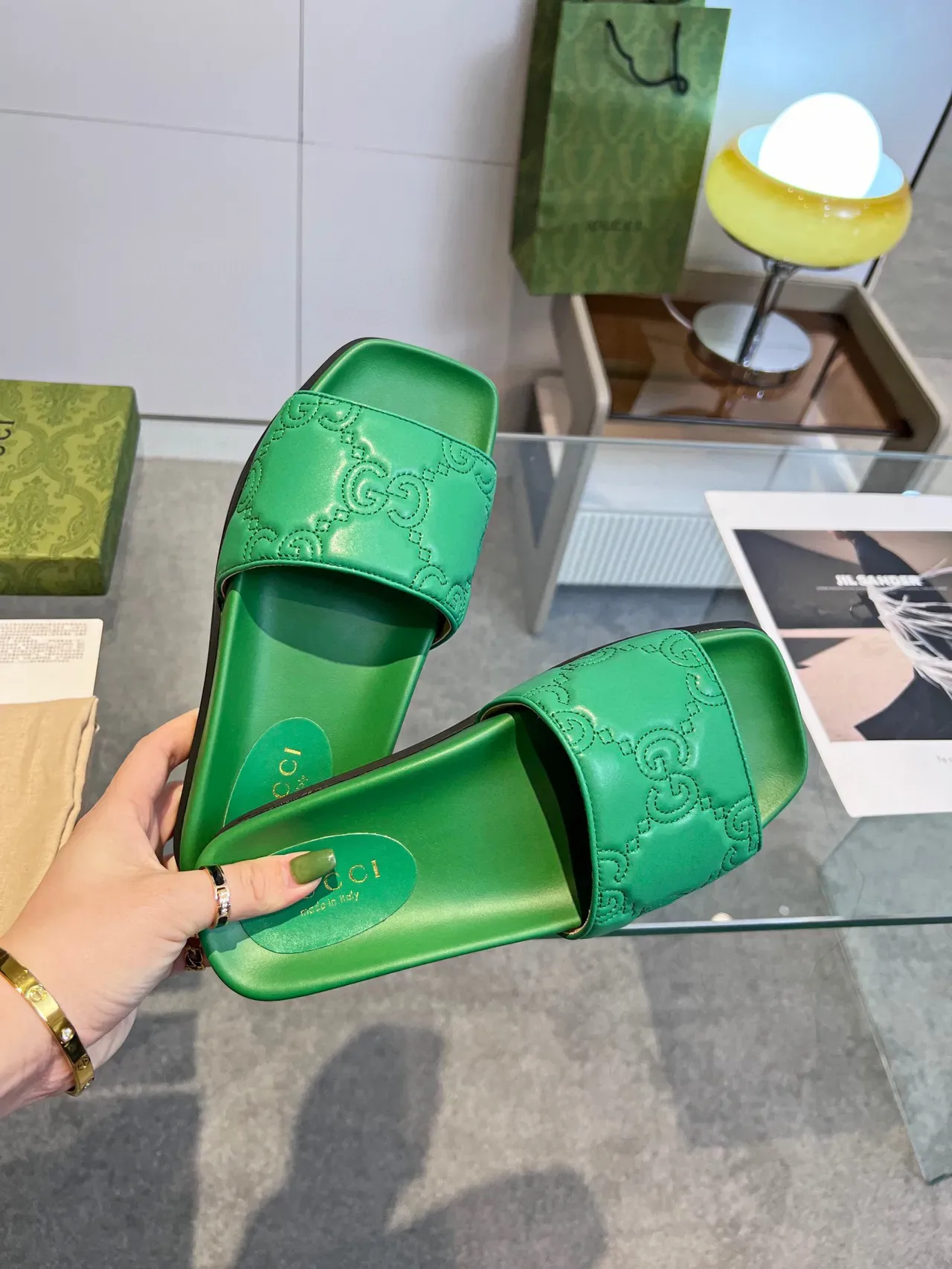 Gucci GG Motif 绿色皮革拖鞋 6