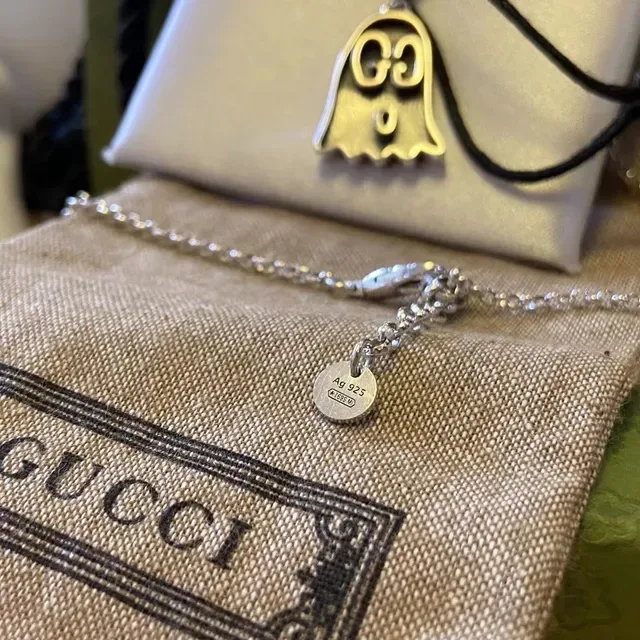 Gucci Ghost Argent Noir Pendentif Interlocking GG Motif Collier 4