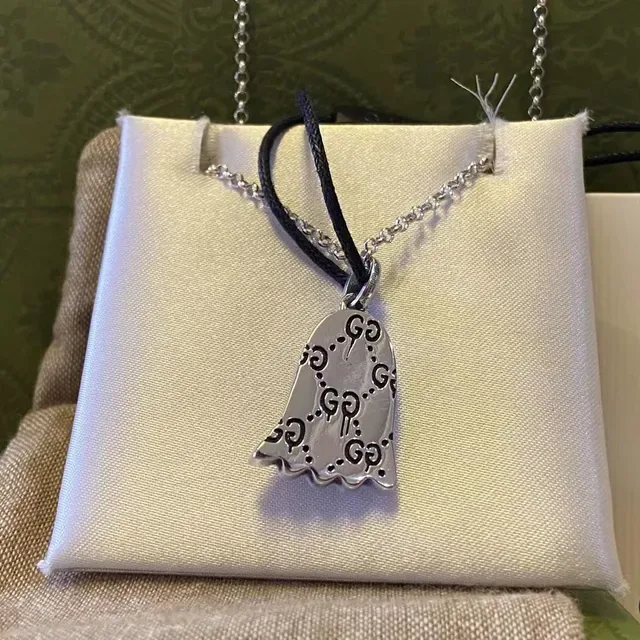 Gucci Ghost Argent Noir Pendentif Interlocking GG Motif Collier 5