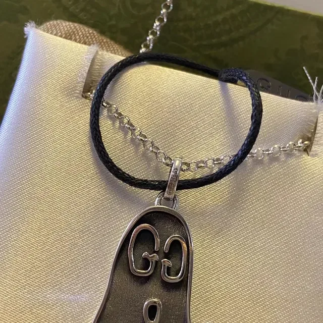 Gucci Ghost Argent Noir Pendentif Interlocking GG Motif Collier 6
