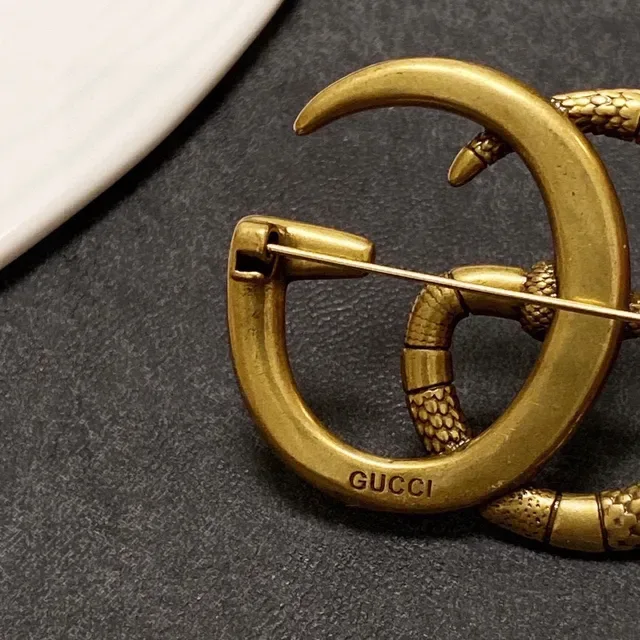 Gucci Gold Interlocking G Motif Coiled Serpent Brooch 6