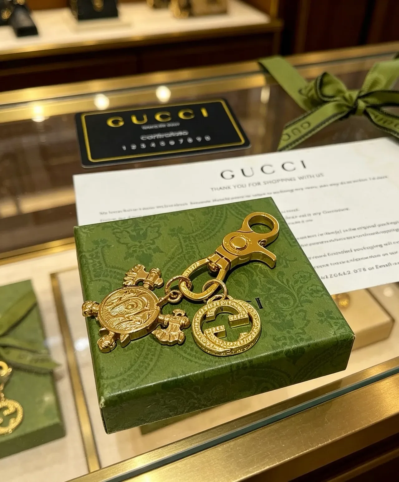 Gucci Joias de Metal Dourado com Interlocking G Logo 2