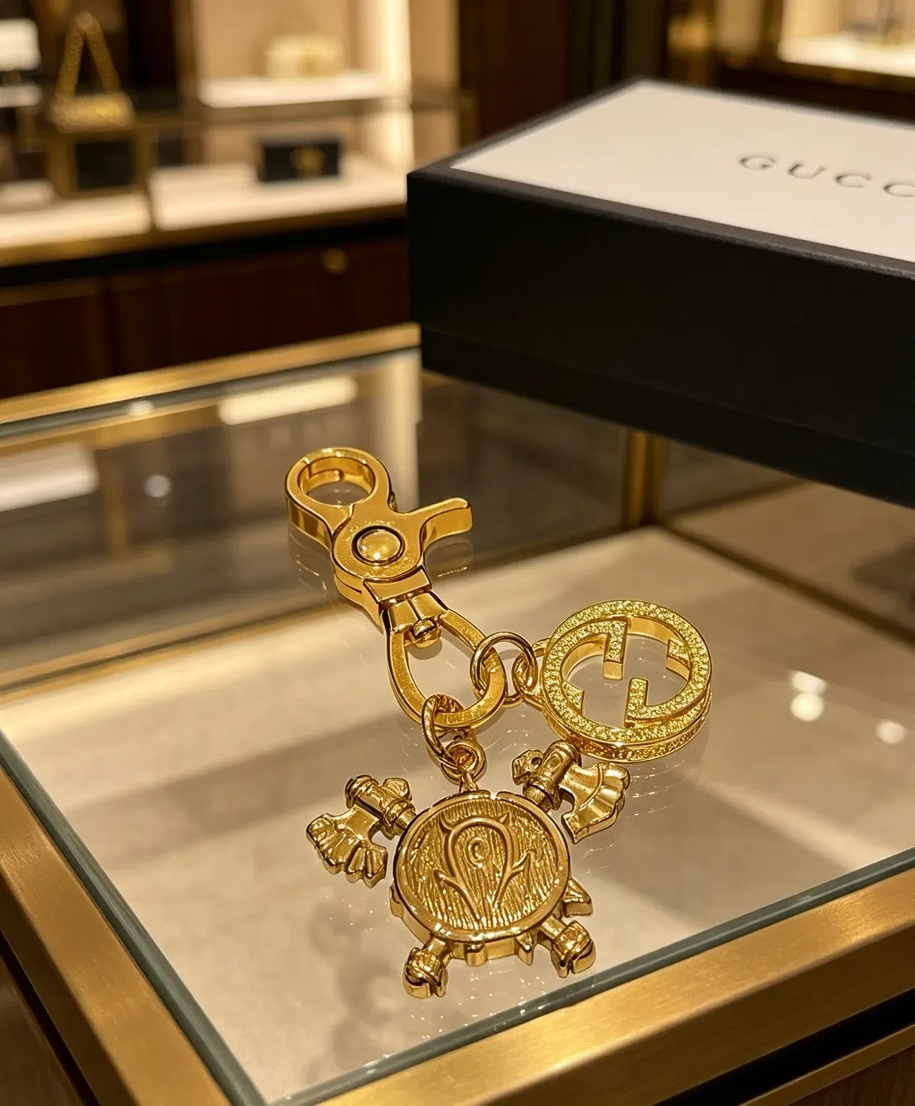 Gucci Joias de Metal Dourado com Interlocking G Logo 3