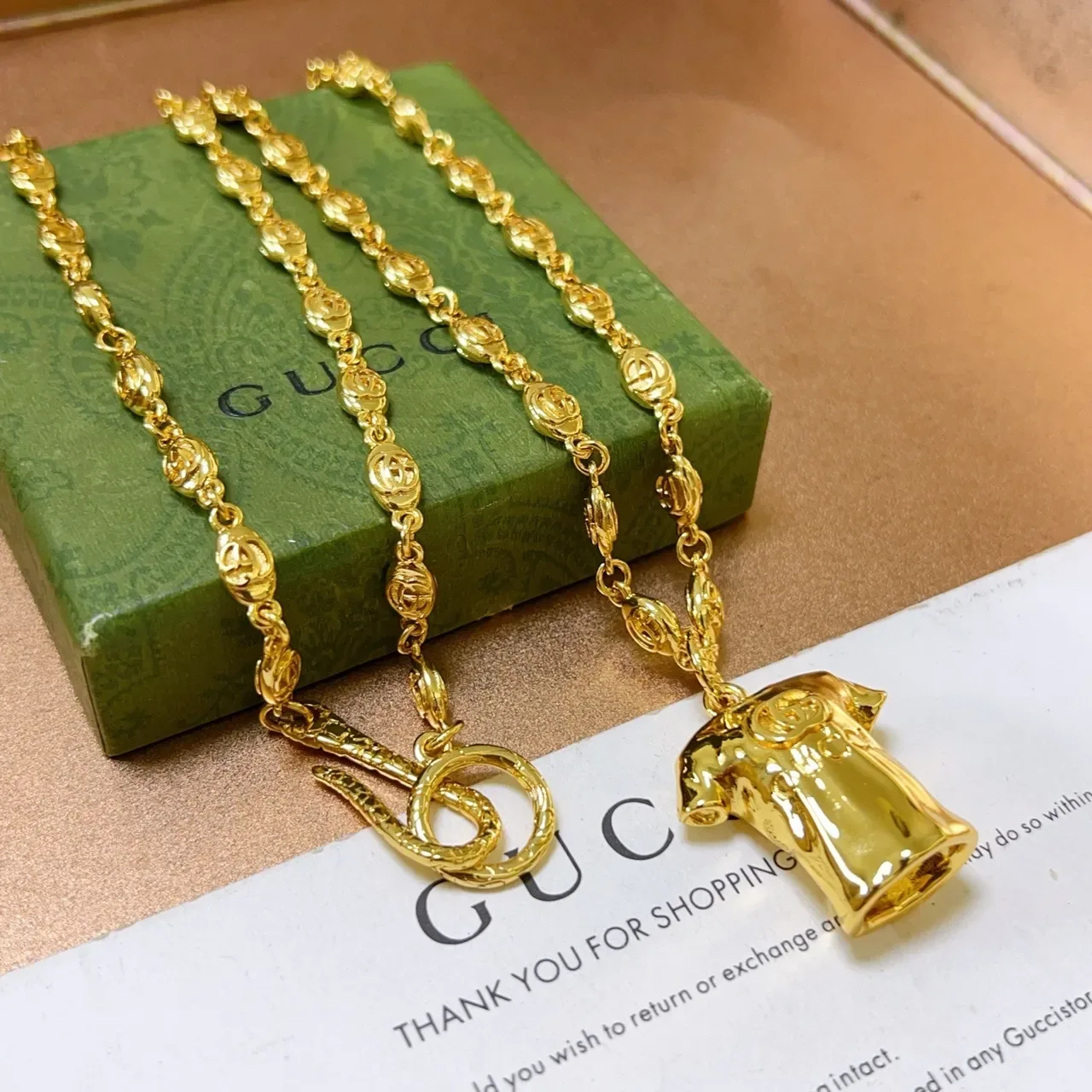Gucci Chaîne Texturée à Maillons Ovales en Or 4