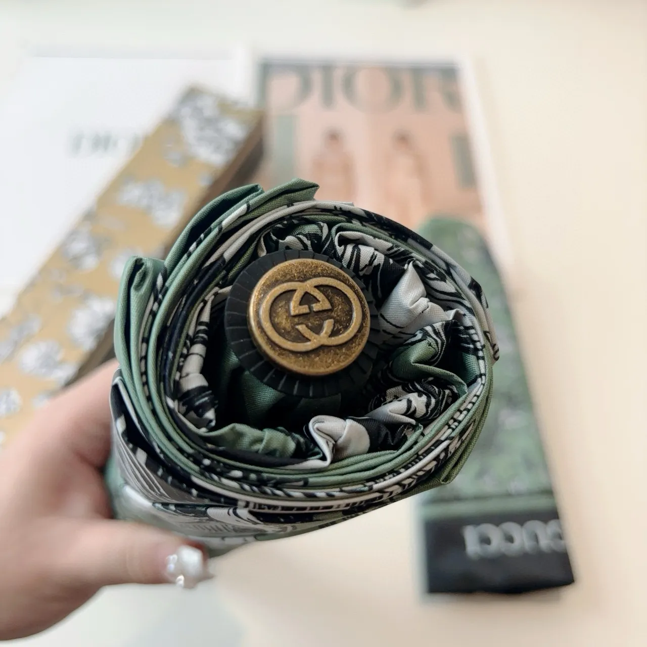 Gucci সবুজ কালো ফুল বোটানিক্যাল প্রিন্ট গ্রেডিয়েন্ট ক্যানোপি হ্যান্ডব্যাগ 5