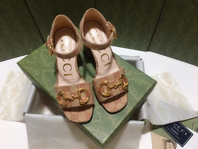 Gucci Horsebit 1955 بيج ذهبي GG Monogram كانفاس إبزيق كعب كتلي 2