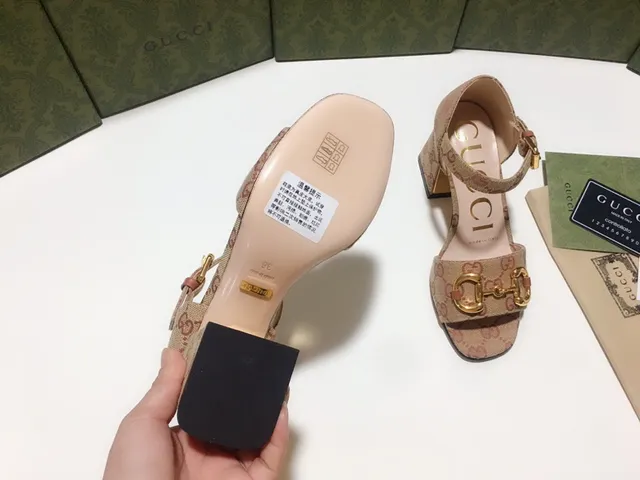 Gucci Horsebit 1955 بيج ذهبي GG Monogram كانفاس إبزيق كعب كتلي 7