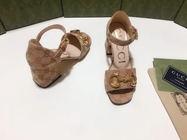 Gucci Horsebit 1955 بيج ذهبي GG Monogram كانفاس إبزيق كعب كتلي 8