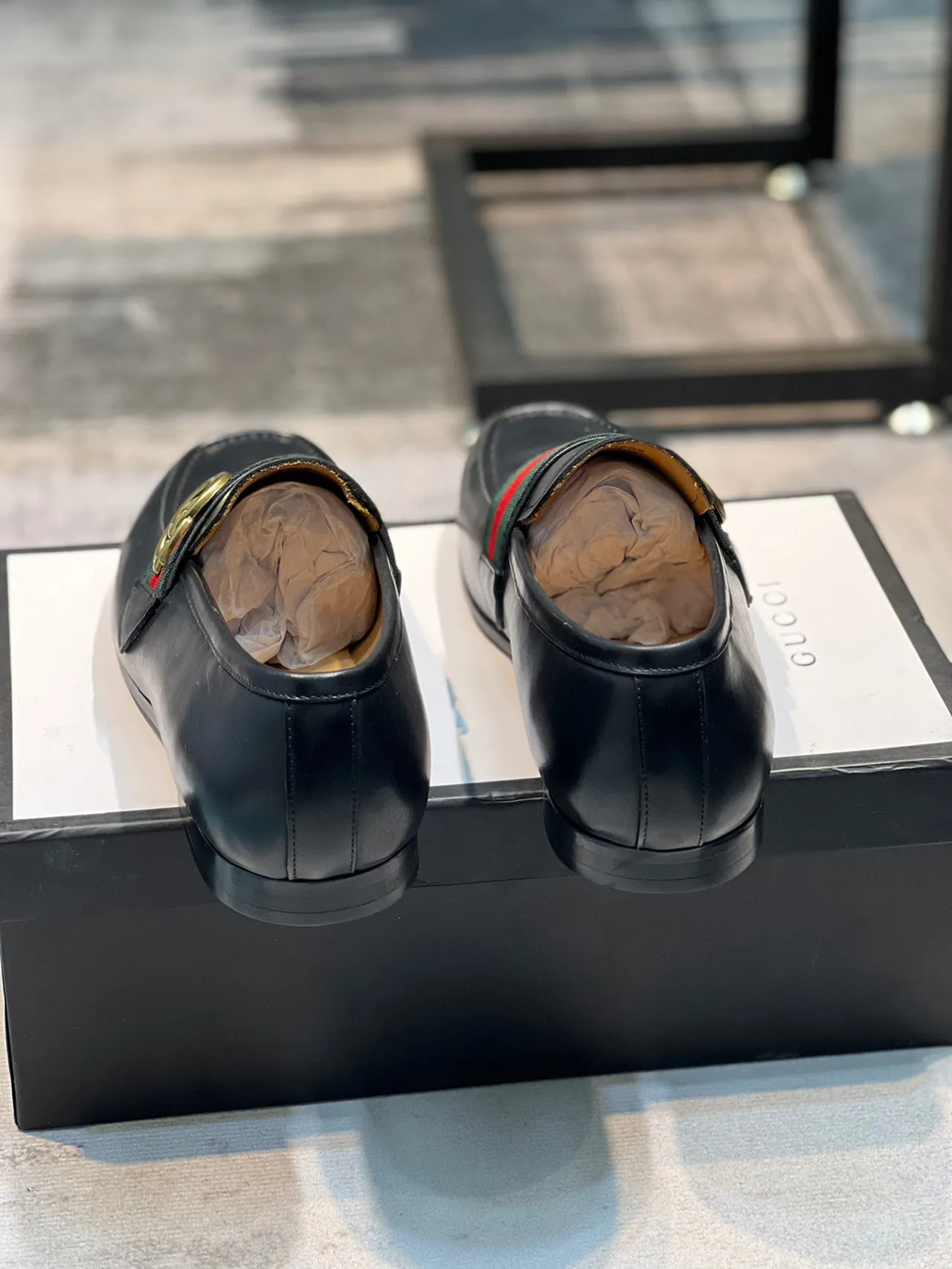 Gucci Horsebit 1955 Mocassim de couro preto com listra de rede 2