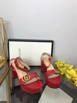 Gucci Horsebit 1955 红金色 厚底 方跟 角斗士凉鞋 2