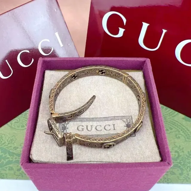 Gucci Horsebit 1955 Silver Gold Ornate Engraved Scrollwork Western-Style Buckle Closure Bracelet 3