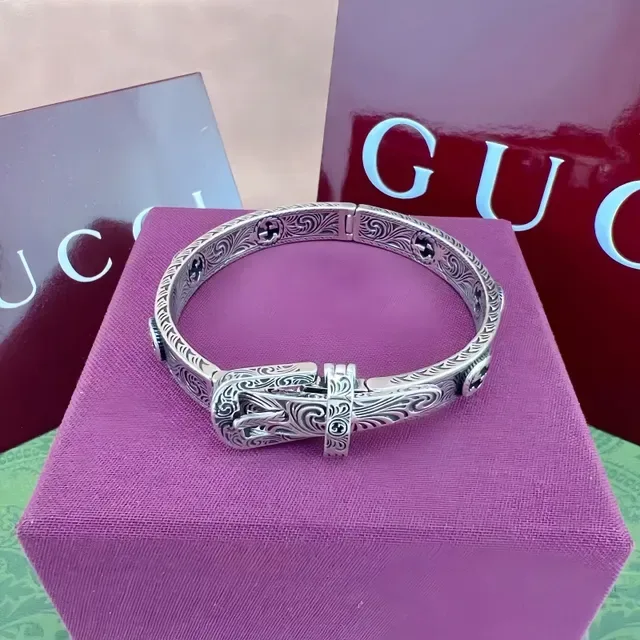 Gucci Horsebit 1955 Silver Gold Ornate Engraved Scrollwork Western-Style Buckle Closure Bracelet 9
