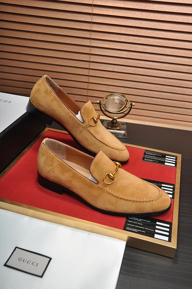 Gucci Horsebit 1955 حذاء لوفر دايم بني فاتح 4