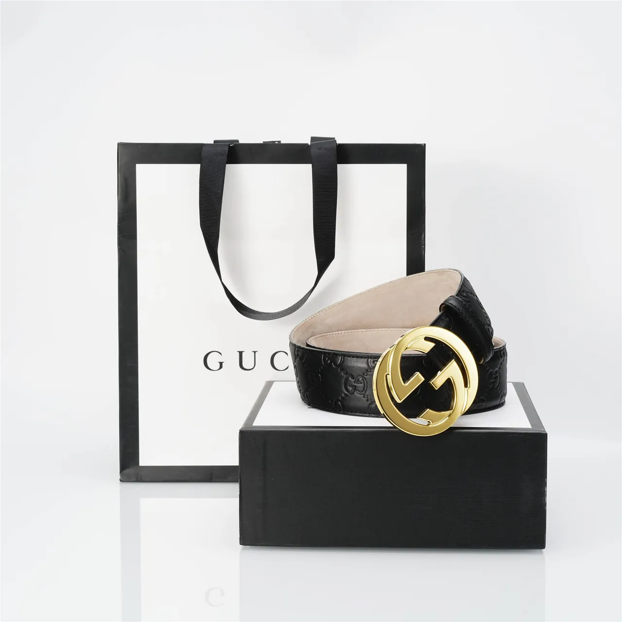 Gucci Interlocking G কালো সোনালি উৎকীর্ণ GG Monogram Buckle লেদার বেল্ট 5