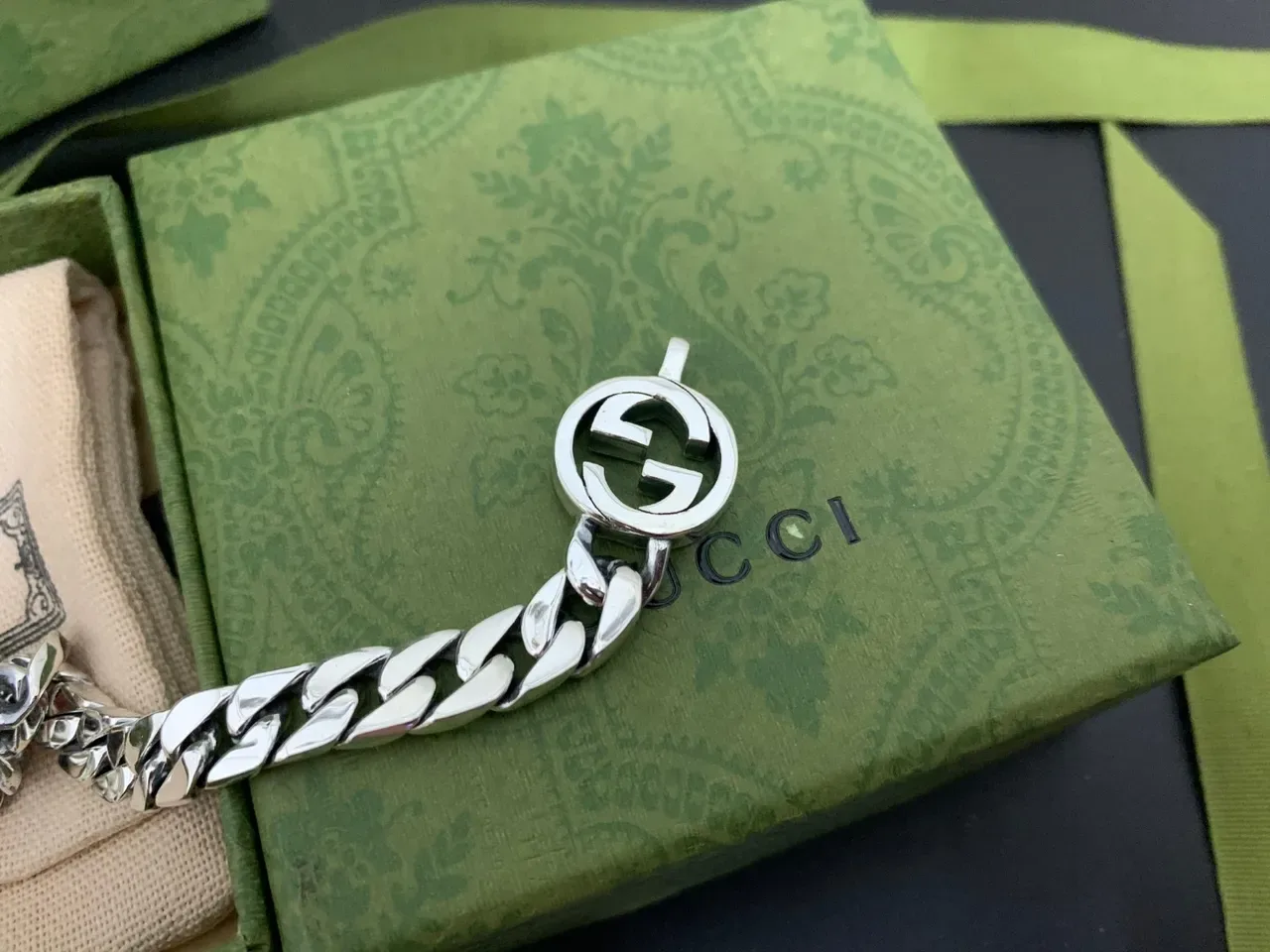 Gucci Interlocking G Curb-Link Silver Bracelet 4