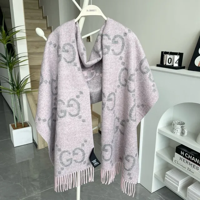 Gucci Interlocking G Monogram গ্র্যাডিয়েন্ট ক্যাশমির স্কার্ফ 8