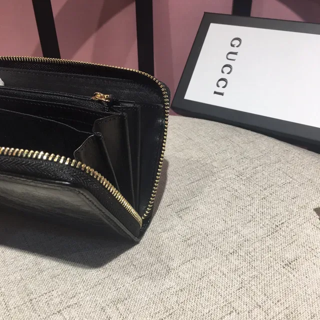 Gucci Interlocking G Zip-Around Billetera larga de cuero negro 2
