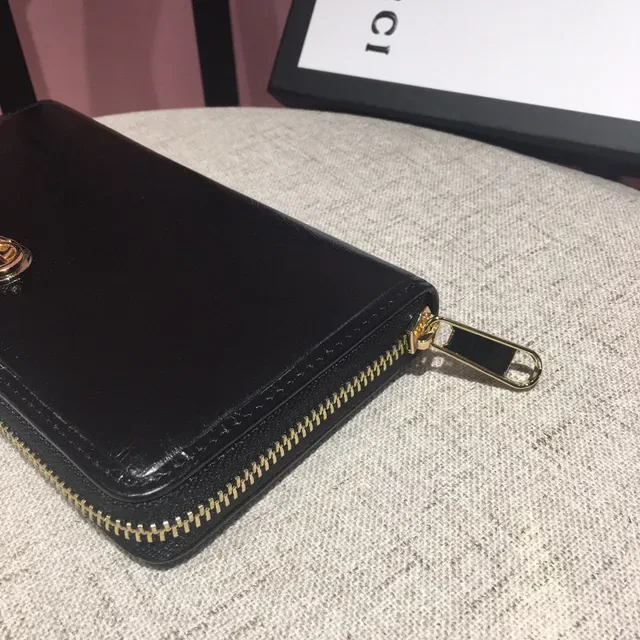 Gucci Interlocking G Zip-Around Billetera larga de cuero negro 6